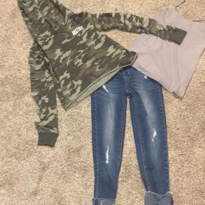 Crop hoodie grey tank top blue capri jeans